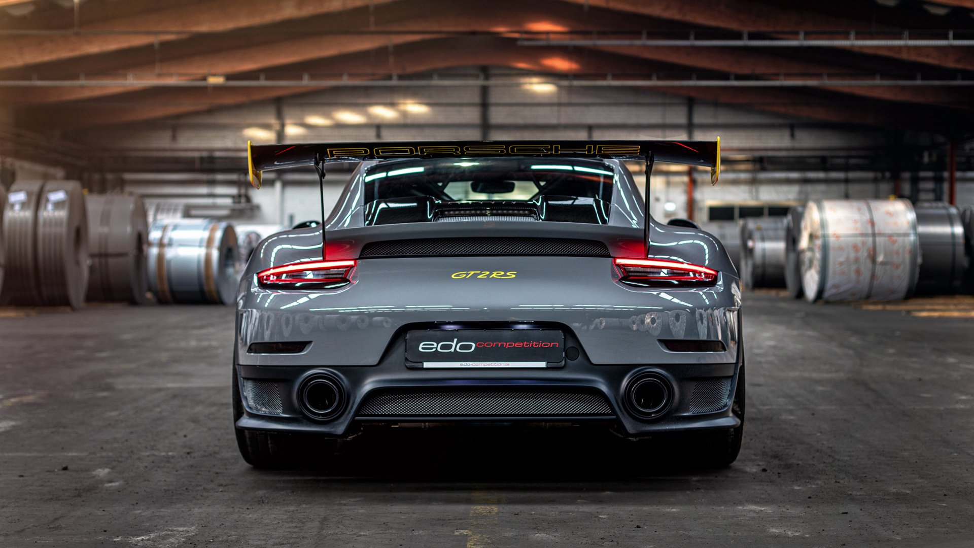 传奇教练的“秘密武器”:战术思维提升球队战力,传奇教练系统