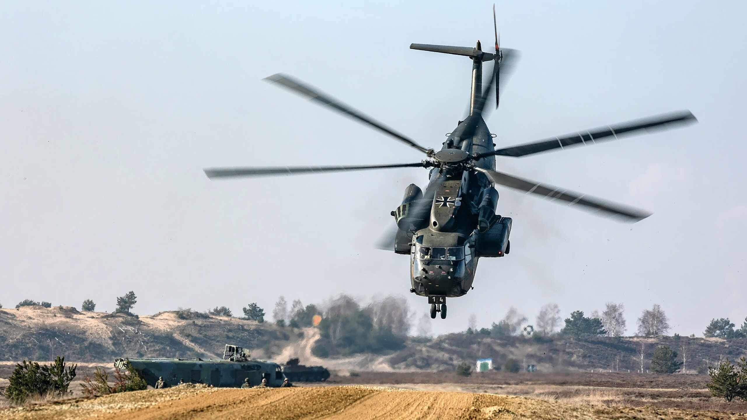 塞内加尔队在巴黎奥运会比赛中展现出快速反击战术,塞内加尔内战